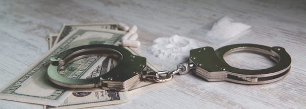 Esposas, cocaína y dinero
